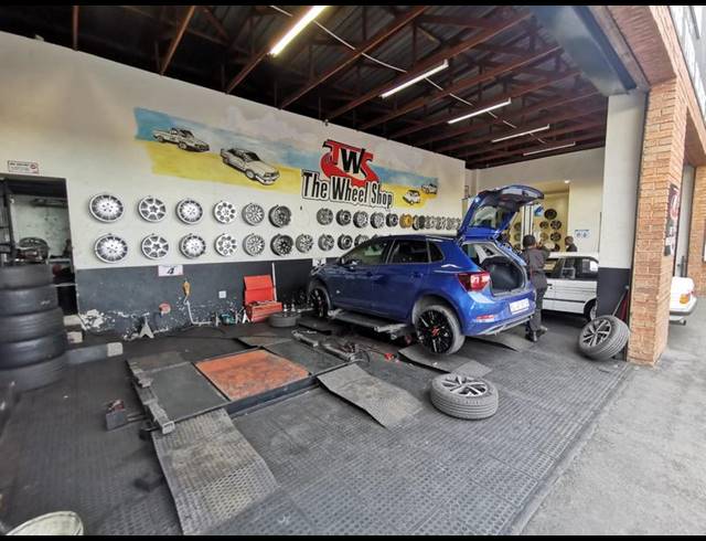 BUSINESS FOR SALE IN BRIXTON